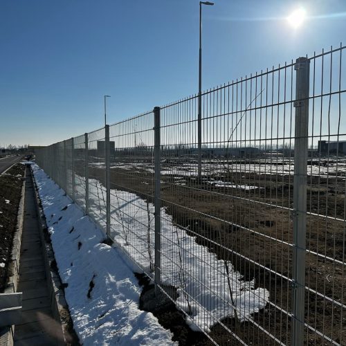 Panelna ograda za dvorište sa pocinkovanom čeličnom mrežom i dugotrajnom zaštitom