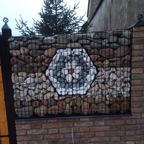 Dekorativna gabionska ograda od kamena u žičanom kavezu